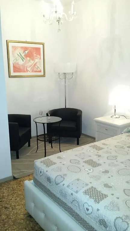Angolo Fiorito Venice
